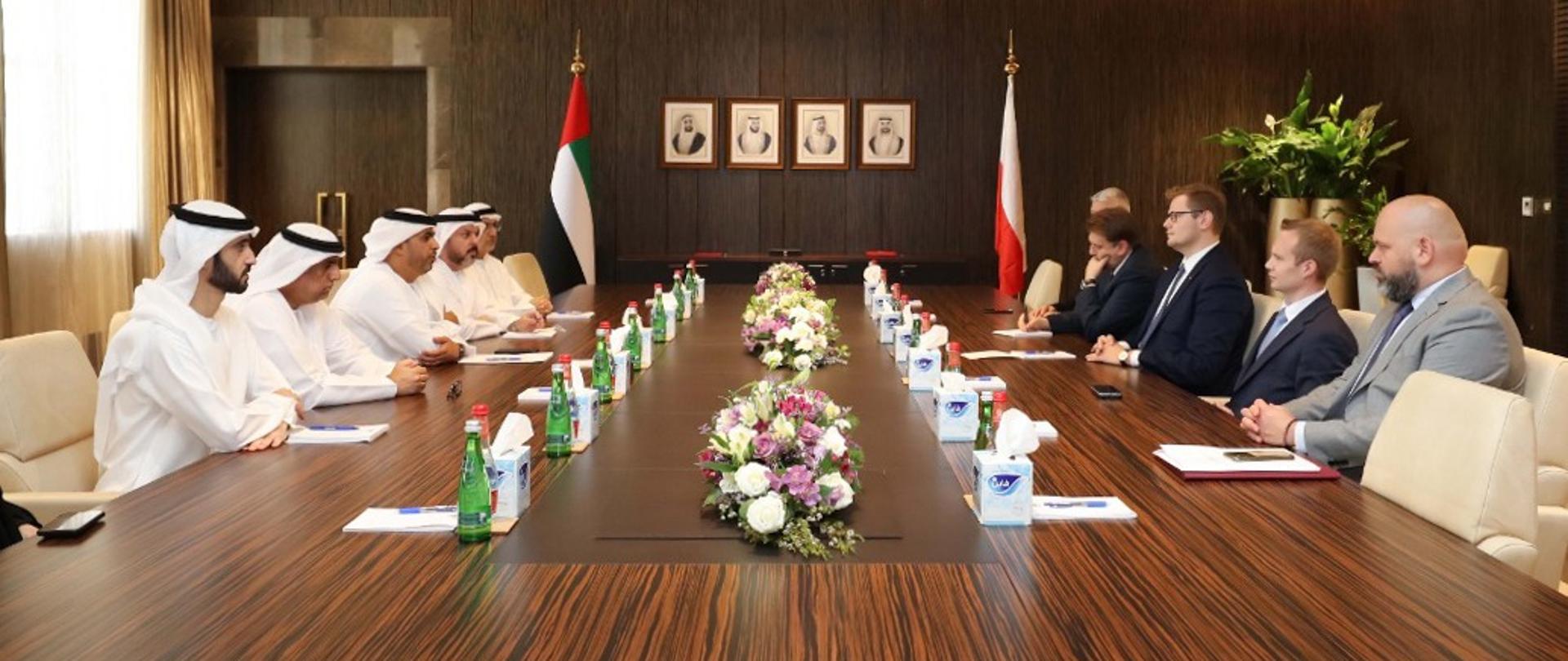 Wiceminister Michał Woś w Zjednoczonych Emiratach Arabskich.