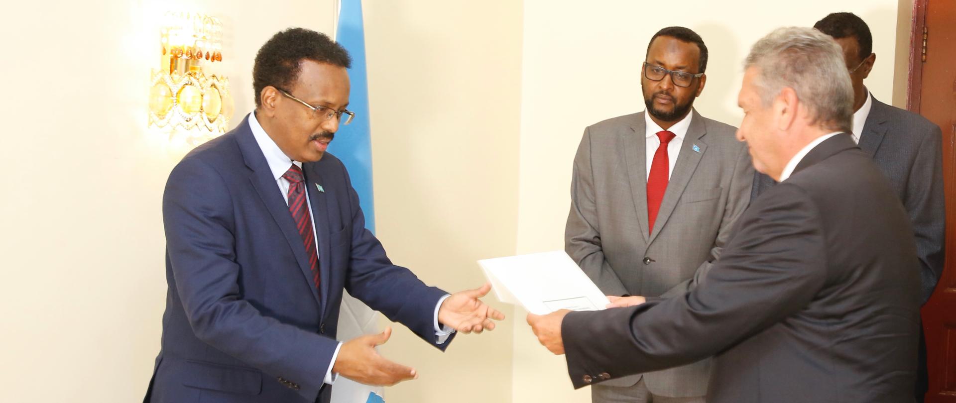 Złożenie listów uwierzytelniających na ręce Prezydenta Somalii Mohameda Farmaajo 