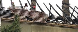 pożar budynku mieszkalnego w Kłobuczynie - prace rozbiórkowe 