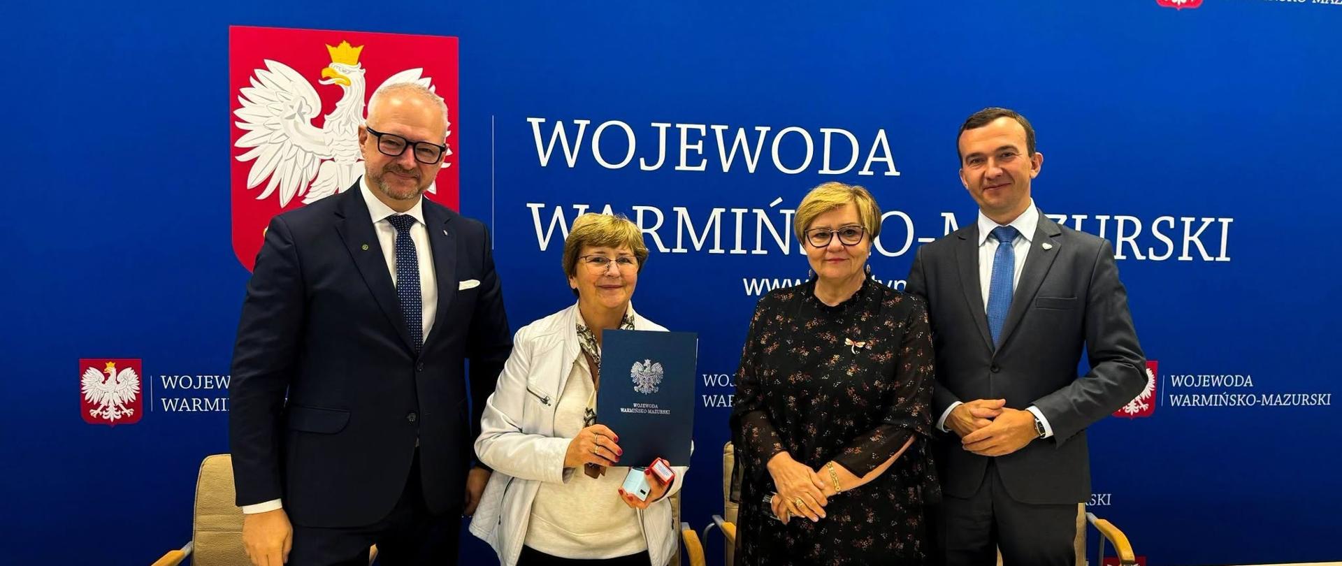 Wojewoda Król podpisał umowy w ramach programu „Aktywni Seniorzy – ASY”