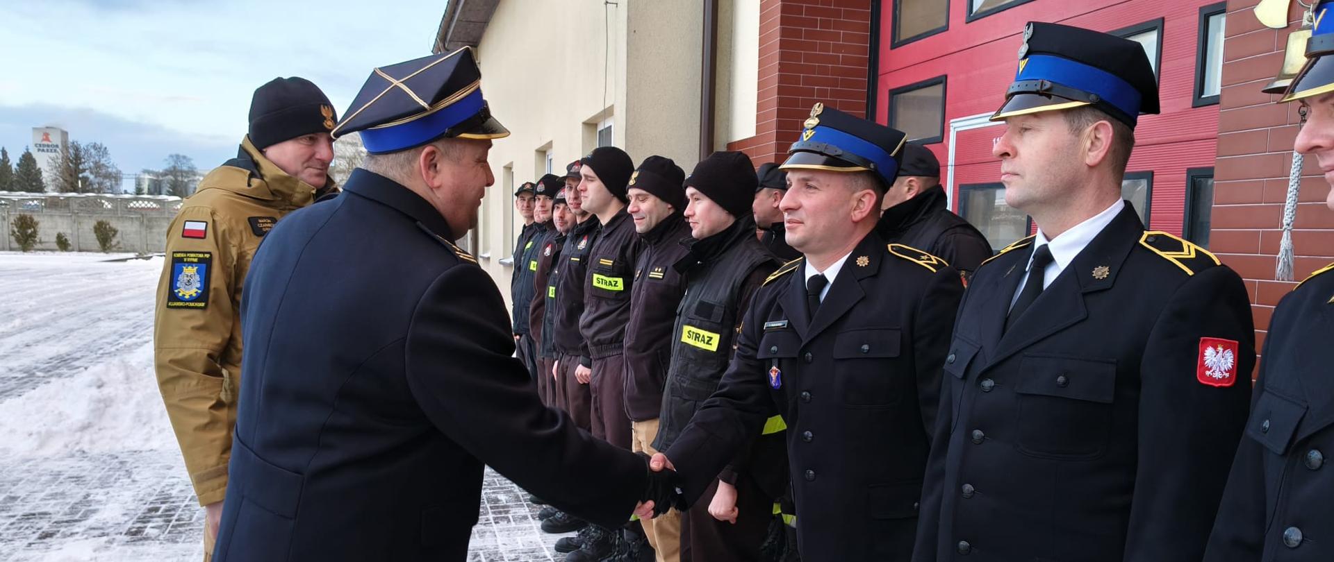 Na zdjęciu ceremonia wręczania awansów na wyższe stanowiska służbowe