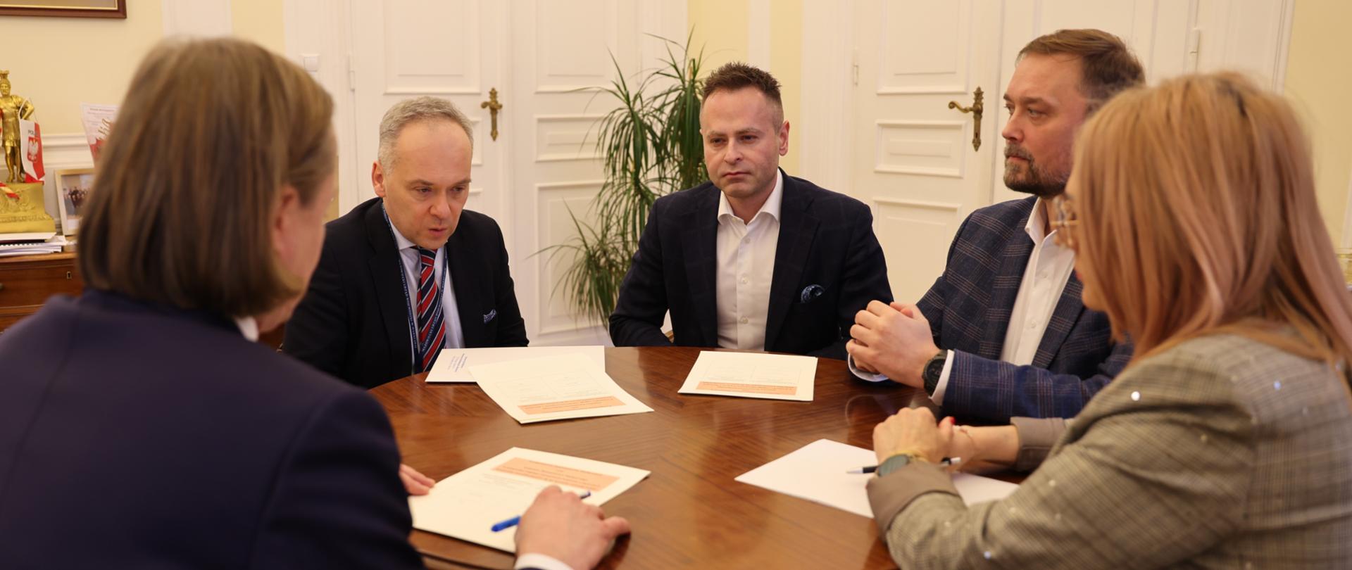 Mazowieckie służby medyczne wprowadzają nowe standardy ratowania życia