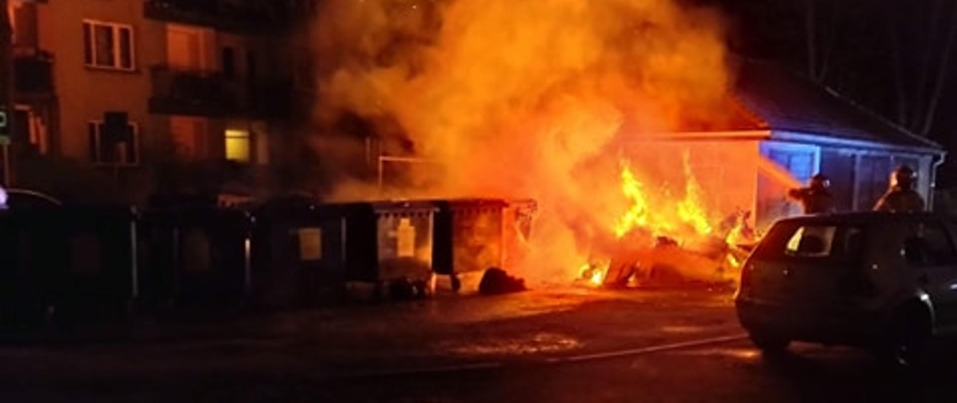 Pożar odpadów komunalnych przy ul. Wyszyńskiego w Brzegu