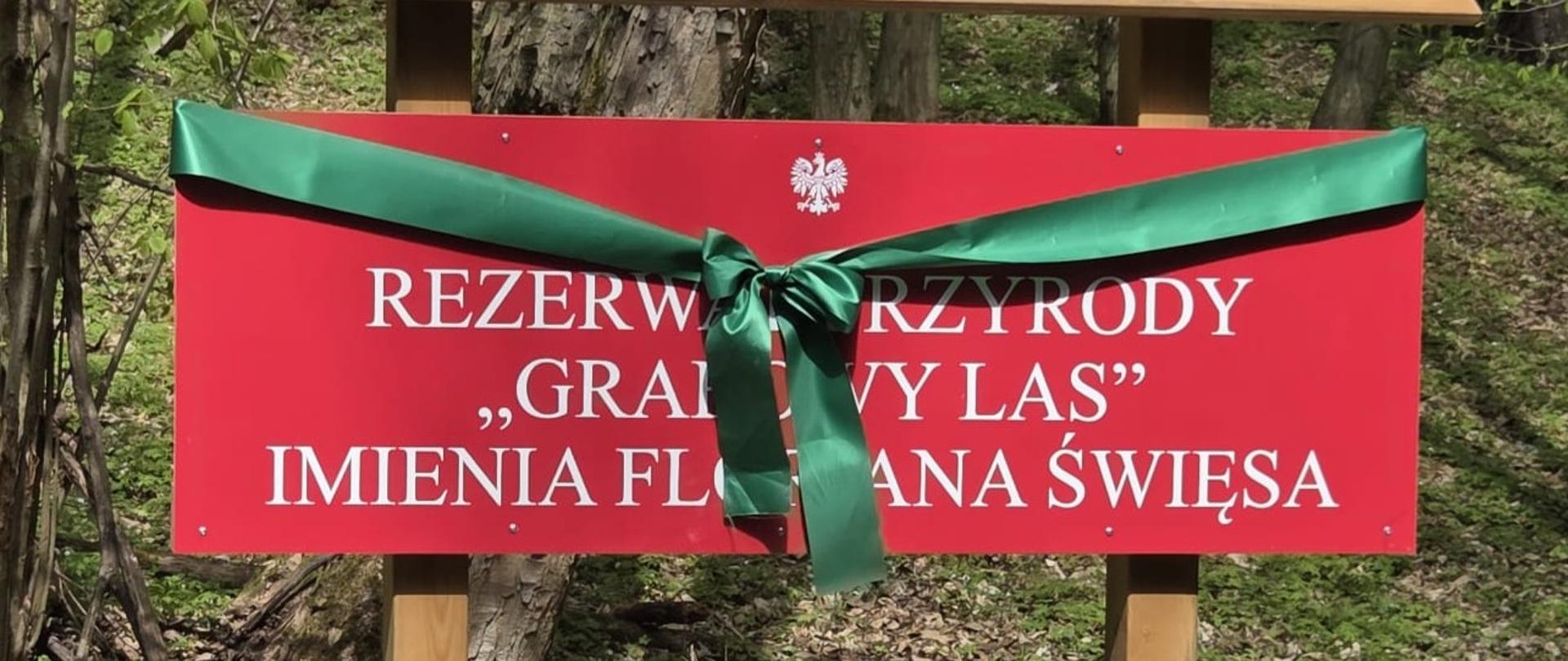 Tablica rezerwatu przyrody "Grabowy Las"