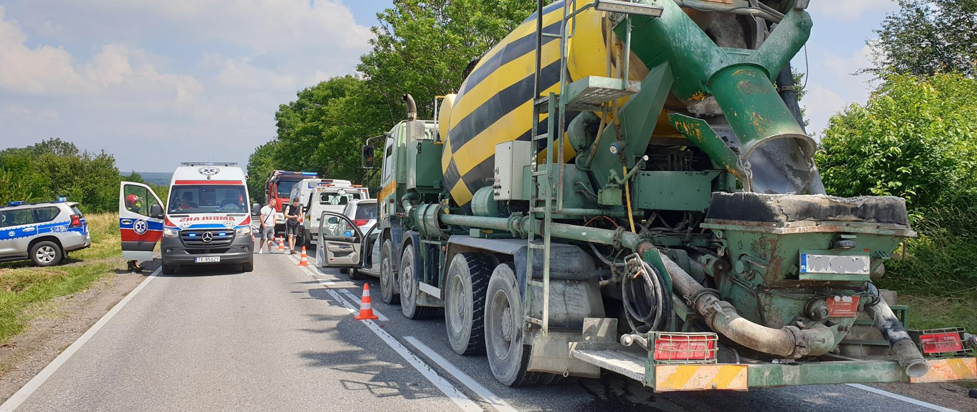Kolizja z udziałem 5 pojazdów w Wąchocku 