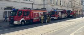 Zastępy straży pożarnej na miejscu ćwiczeń