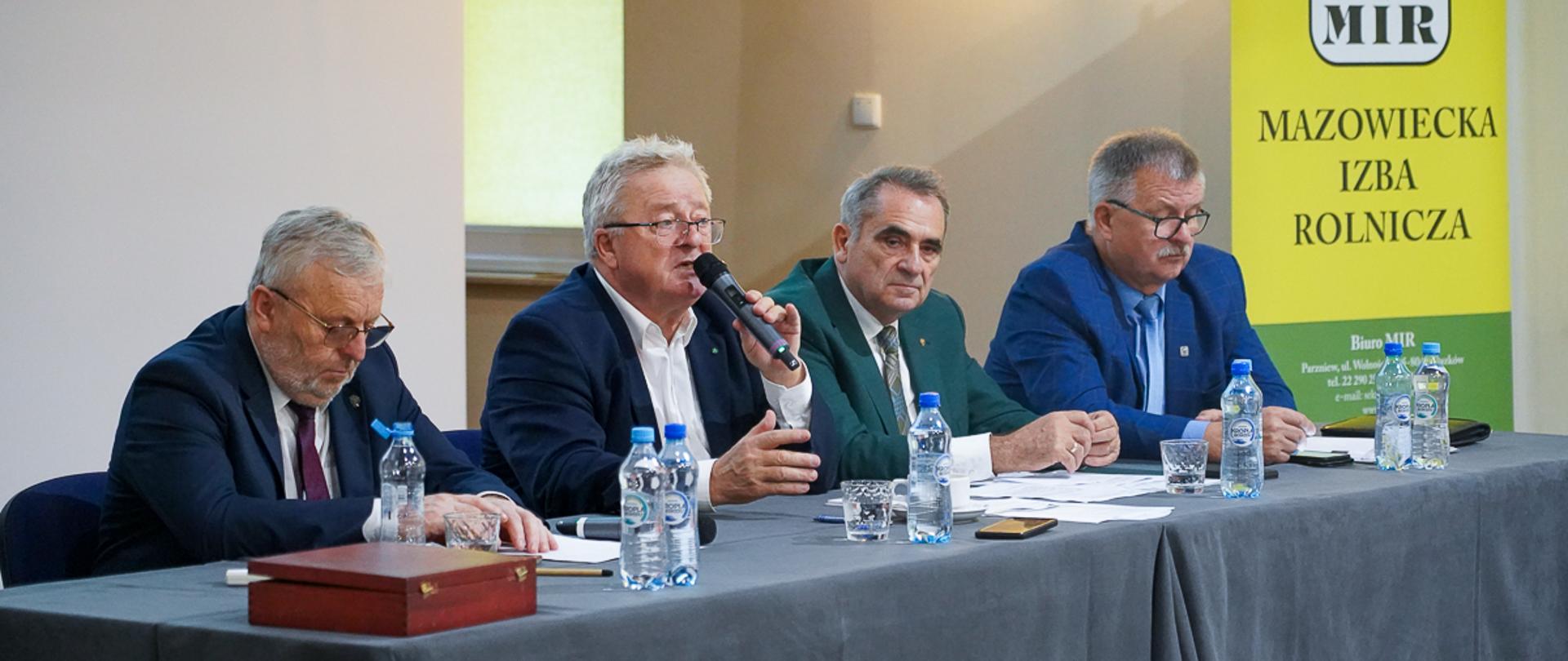 Minister Czesław Siekierski podczas spotkania z członkami Mazowieckiej Izby Rolniczej (fot. MRiRW)