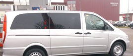 Zdjęcie przedstawia samochód Mercedes Vito wykorzystywany przez Wydział Realizacji Izby Administracji Skarbowej w Olsztynie