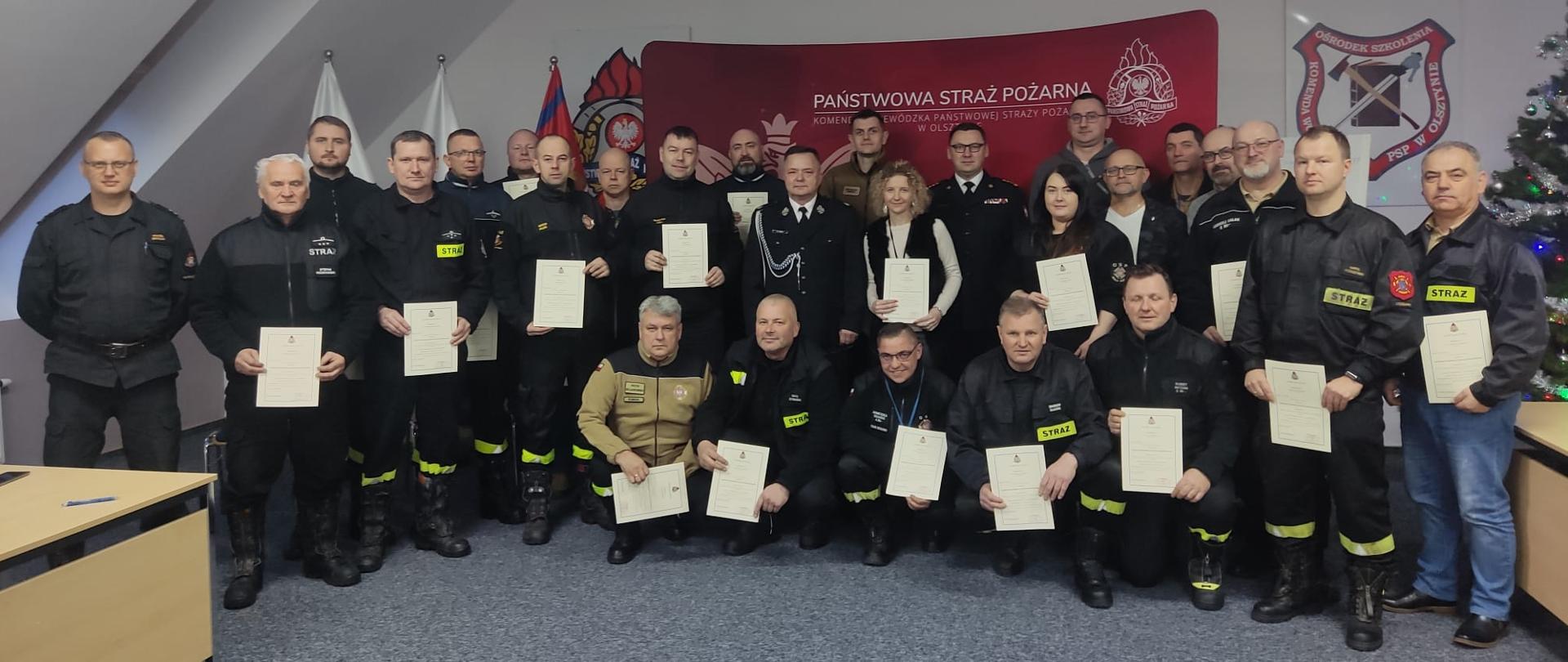 Pamiątkowe zdjęcie grupowe. 