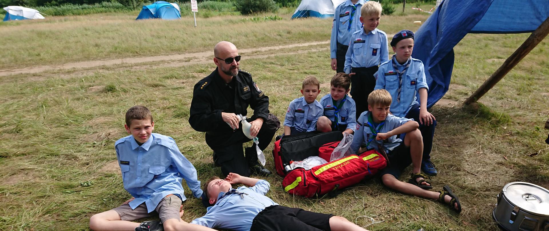Czynności kontrolne na obozowisku harcerskim w Warce