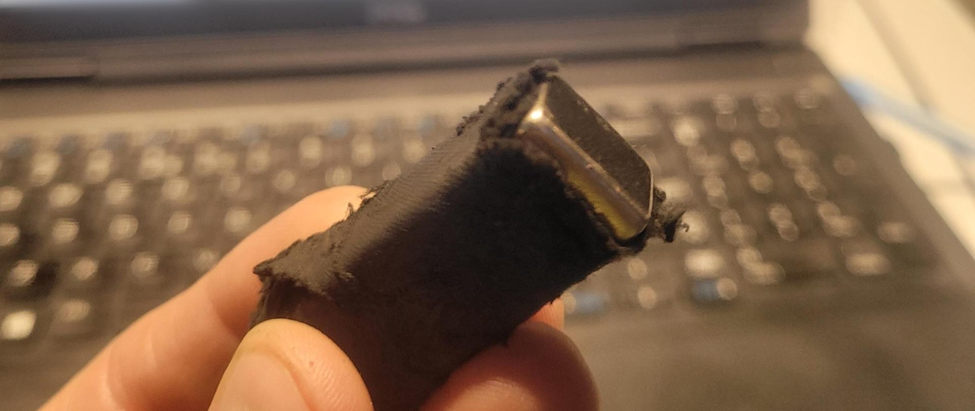 Magnes użyty do zakłócał wskazania urządzenia rejestrującego.