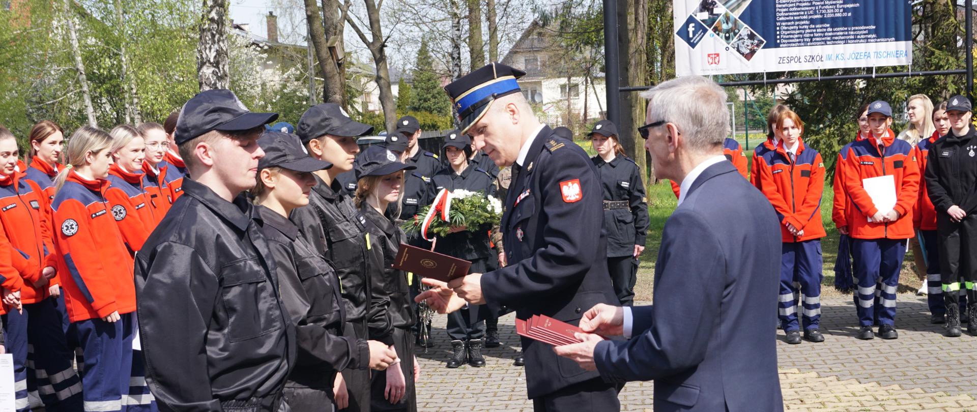 Zakończenie roku szkolnego klas maturalnych LO w Dobczycach