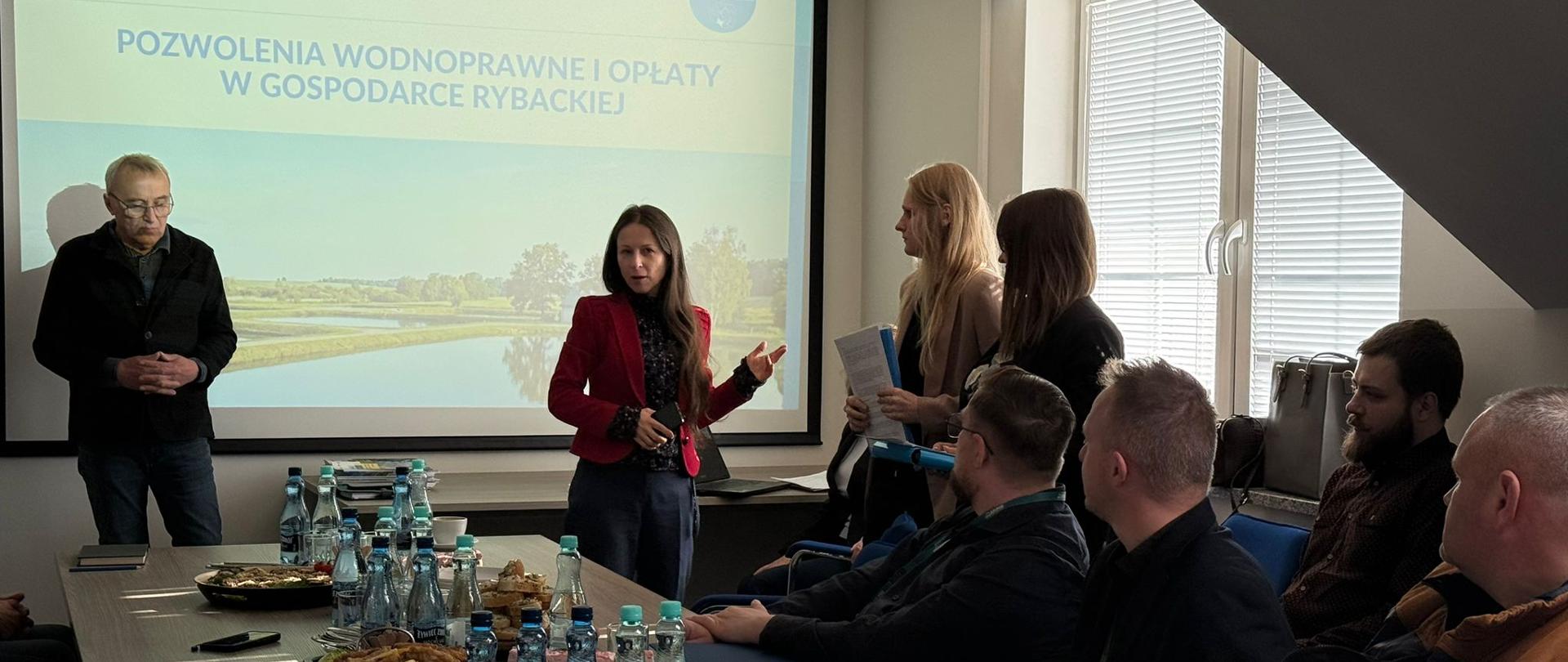 Wody Polskie w Gliwicach upowszechniają wiedzę nt. gospodarki wodnej dla sektora rybackiego – spotkanie branżowe w Niemodlinie