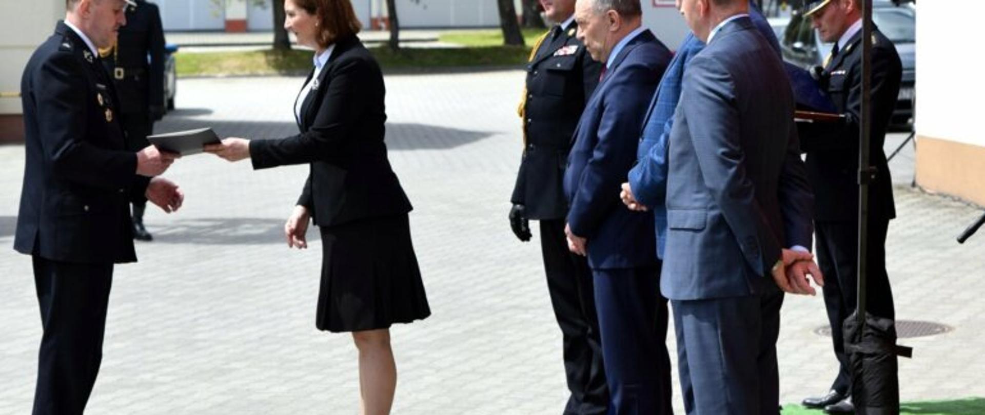 Wręczenie promes na zakup samochodów