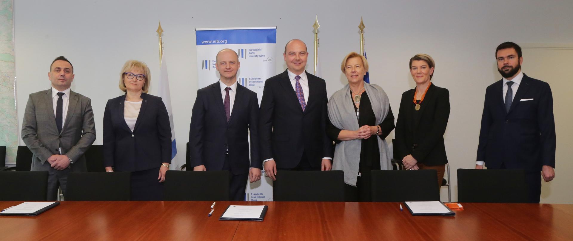 Uczestnicy uroczystego podpisania umowy pomiędzy Jastrzębską Spółką Węglową a Europejskim Bankiem Inwestycyjnym 