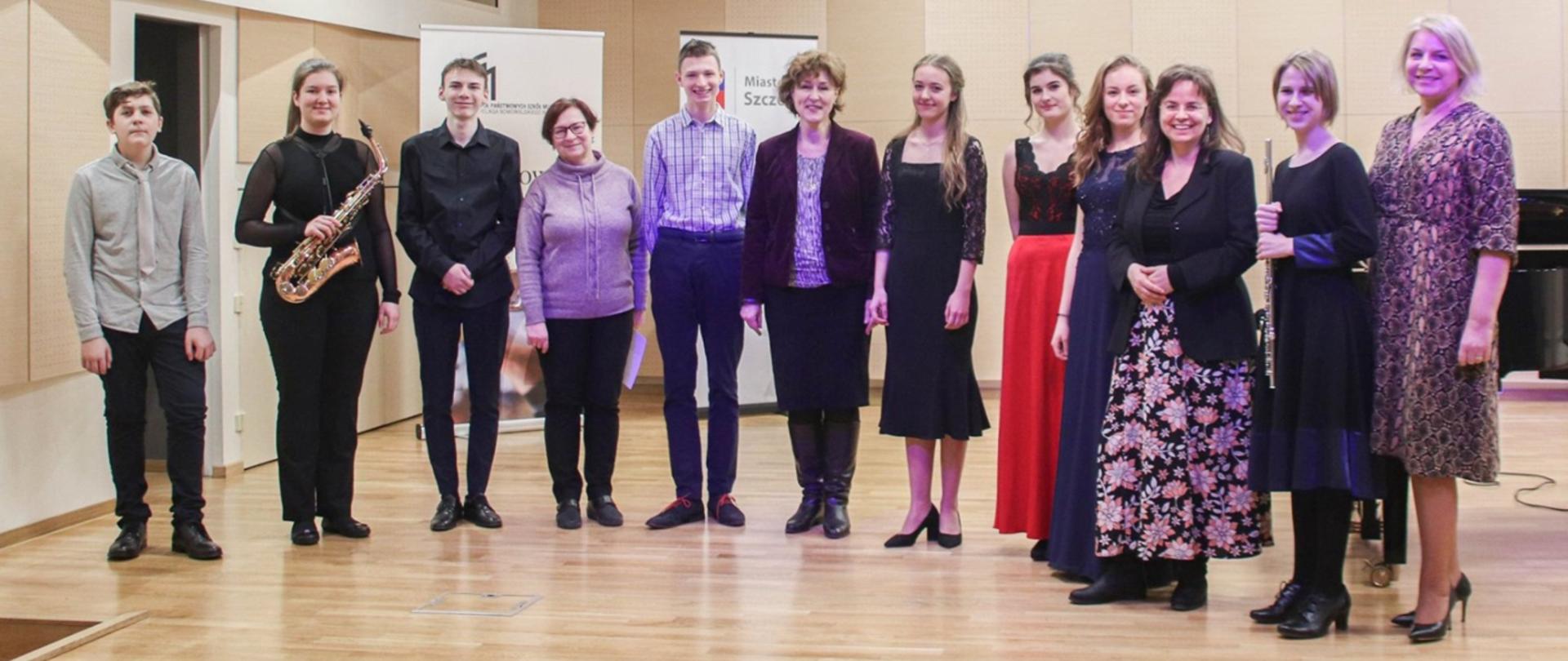 Grafika przedstawia uczestników Zachodniopomorskiego Forum Artytycznego w Szczecinie