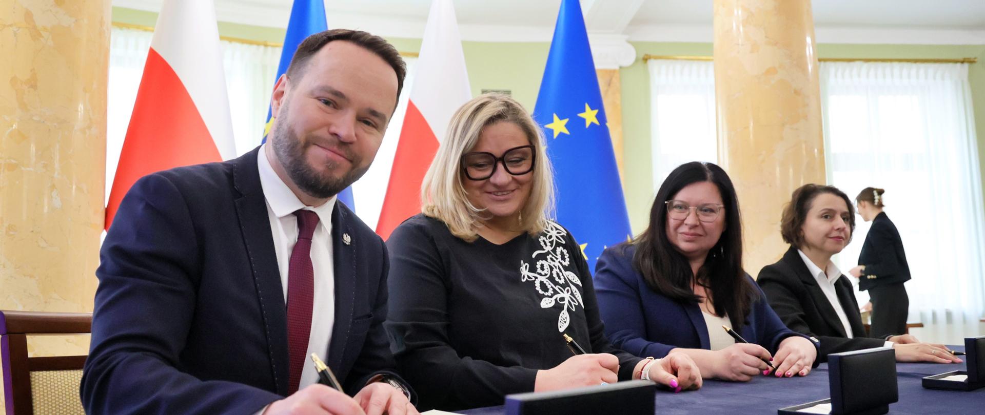 Kolejne umowy z Rządowego Funduszu Rozwoju Dróg podpisane
