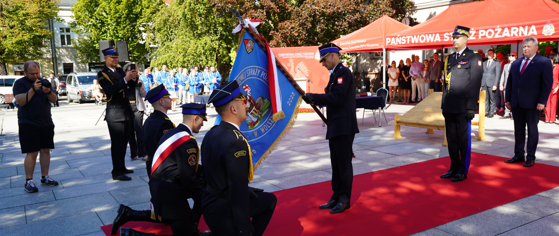 Nadanie sztandaru w KP PSP w Wolsztynie
