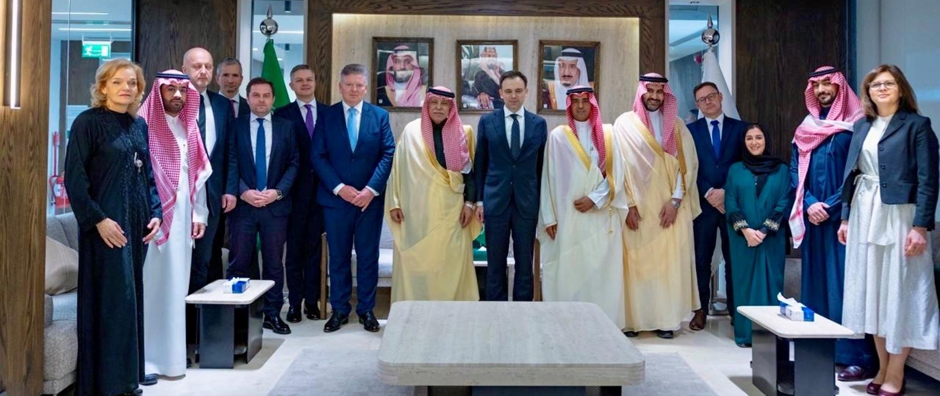 Visit of the Polish Minister of Finance to Saudi Arabia. Group photo of the delegation.