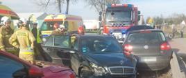 Zderzenie trzech pojazdów osobowych i ciężarówki na trasie Rakoniewice-Ruchocice