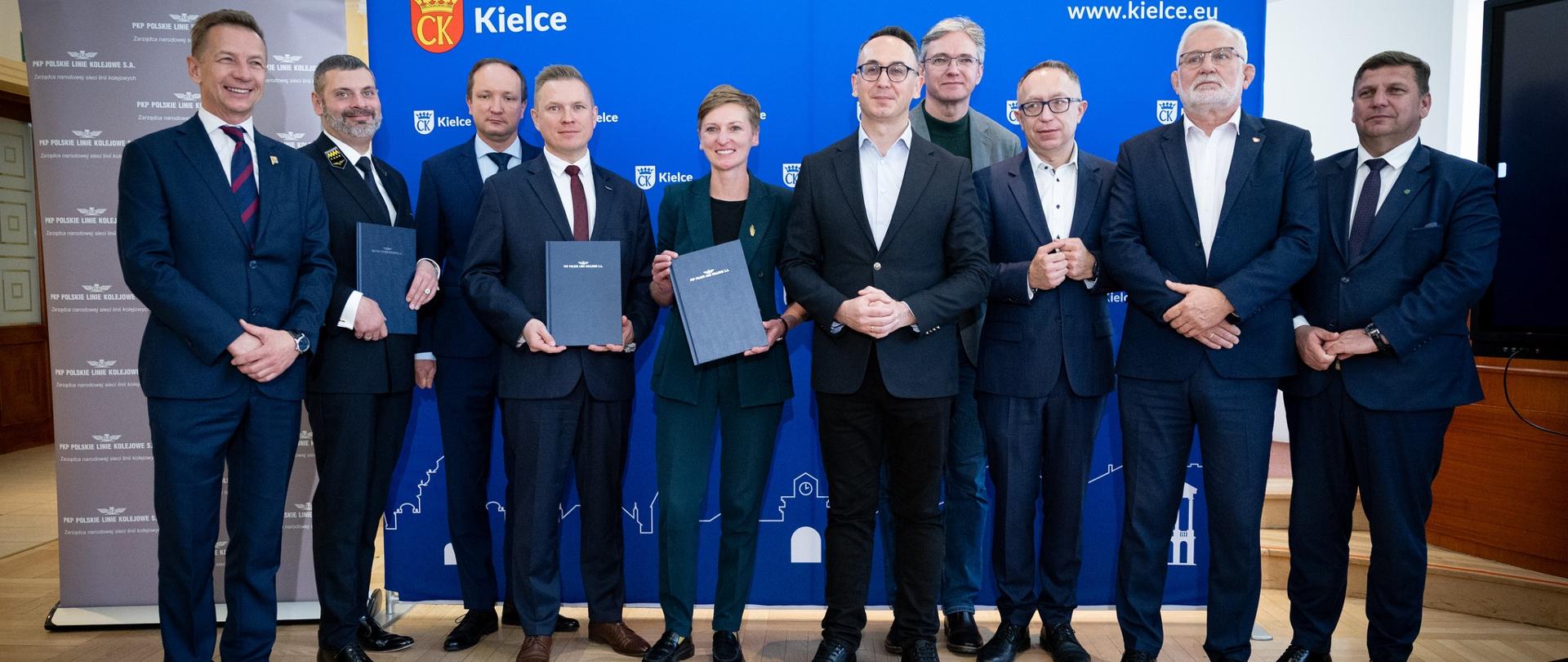 27 października 2025 r. przedstawiciele PKP PLK SA, PKP SA oraz Agata Wojda, prezydent Miasta Kielce, w obecności ministra infrastruktury Dariusza Klimczaka podpisali list intencyjny, który określa wspólne kierunki działań przy przygotowaniu zadania „Prace na linii kolejowej nr 8 na odc. Skarżysko-Kamienna – Kielce – Kozłów etap III: odc. Tumlin – Sitkówka-Nowiny” na obszarze stolicy województwa świętokrzyskiego. 