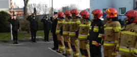 Funkcjonariusze PSP podczas zmiany służby 