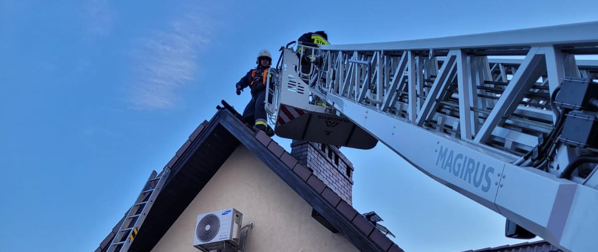 POŻAR PODDASZA W MIEJSCOWOŚCI LUBASZ