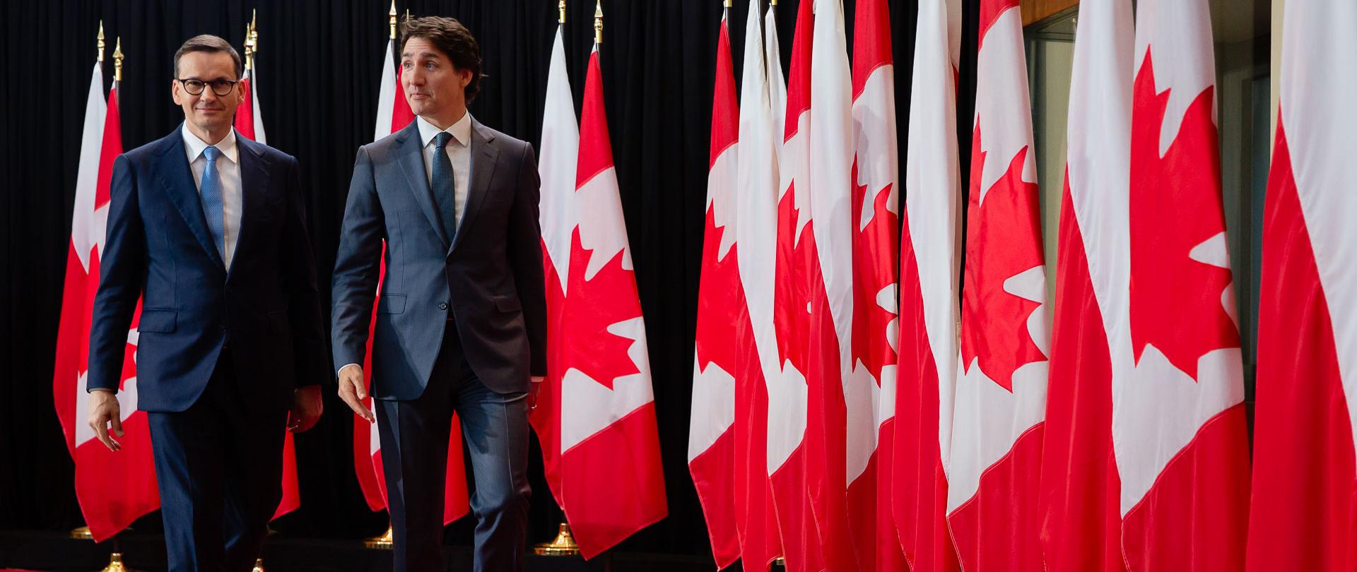 Premierzy Polski i Kanady podczas konferencji prasowej.