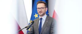 Konferencja prasowa z udziałem ministra rozwoju i technologii Waldemara Budy.
