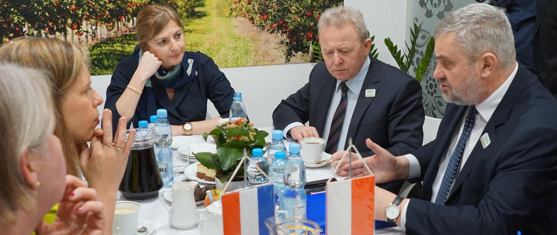 Komisarz UE ds. rolnictwa J. Wojciechowski oraz min. J. K. Ardanowski