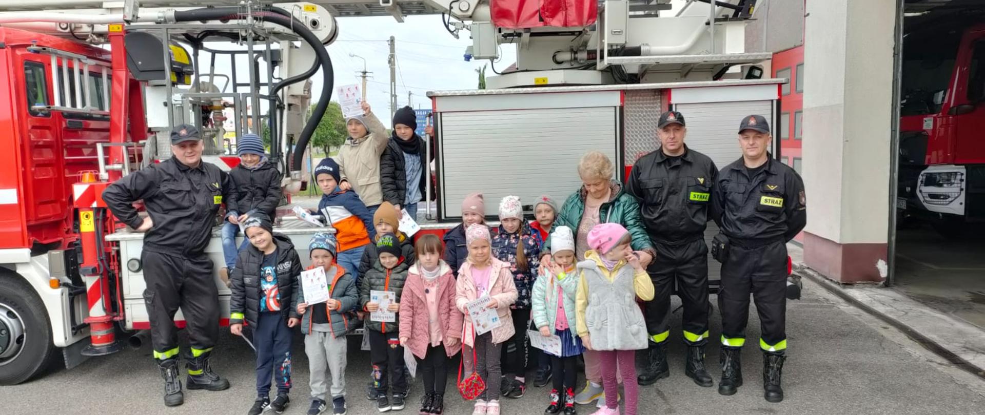 Wizyta dzieci w Jednostce Ratowniczo – Gaśniczej w Żurominie