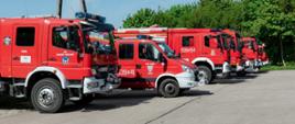 Zdjęcie przedstawia samochody ratowniczo-gaśnicze OSP