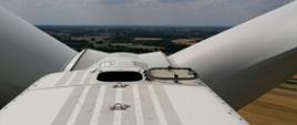 Zdjęcie przedstawia widok z turbiny wiatrowej. 