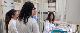 Praktykanci w Sekcji Mikrobiologii i Parazytologii PSSE w Kaliszu