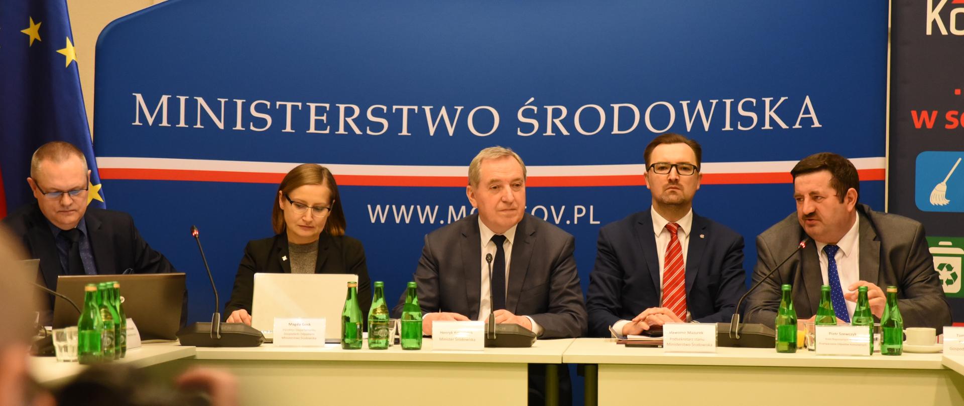 WMinister of Environment Henryk Kowalczyk, Vice-Minister Sławomir Mazurek and representatives of the waste management industry.