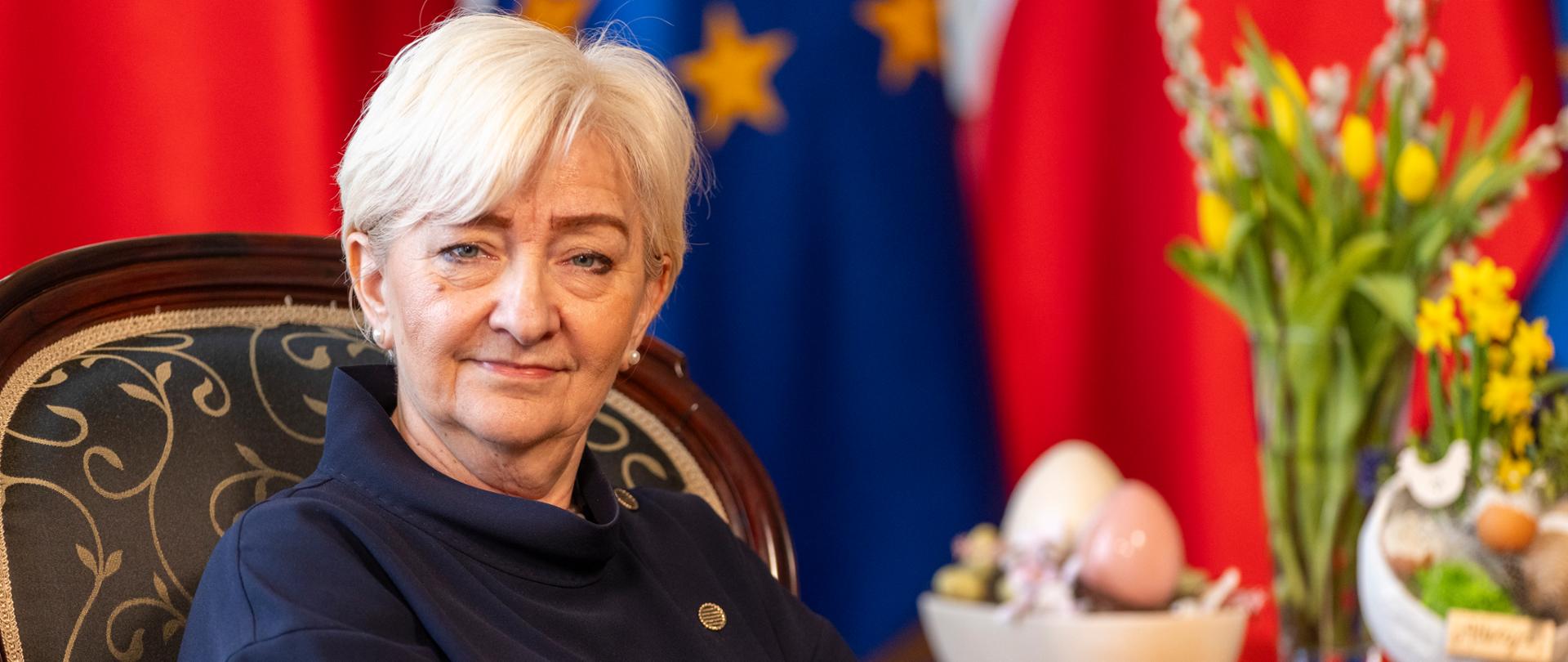 Wojewoda łódzki Dorota Ryl złożyła mieszkańcom województwa łódzkiego życzenia z okazji zbliżających się Świąt Wielkiej Nocy. 