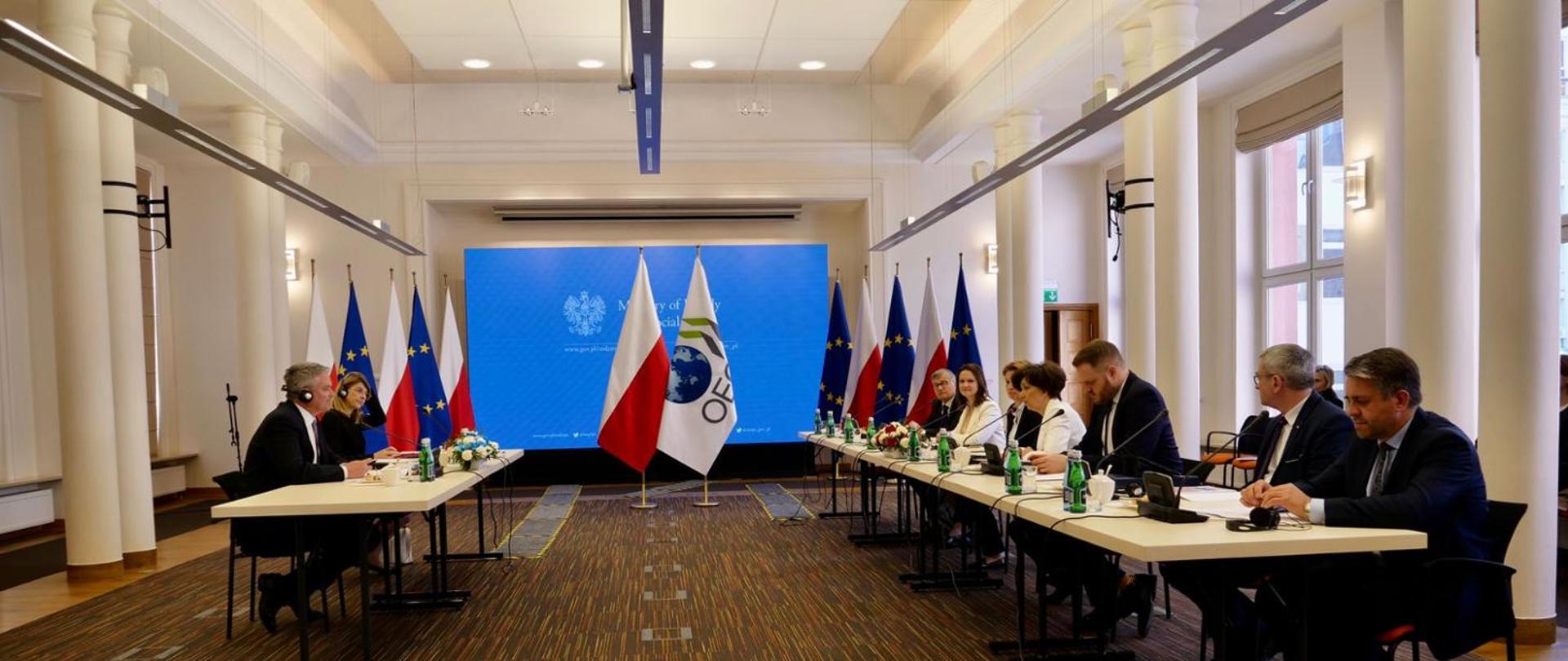 Meeting with the OECD Secretary General at the Ministry of Family