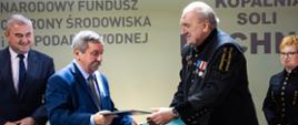 Józef Matysiak, zastępca prezesa zarządu NFOŚiGW i Krzysztof Zięba, prezes zarządu Kopalni Soli Bochnia. Foto: Kopalnia Bochnia.