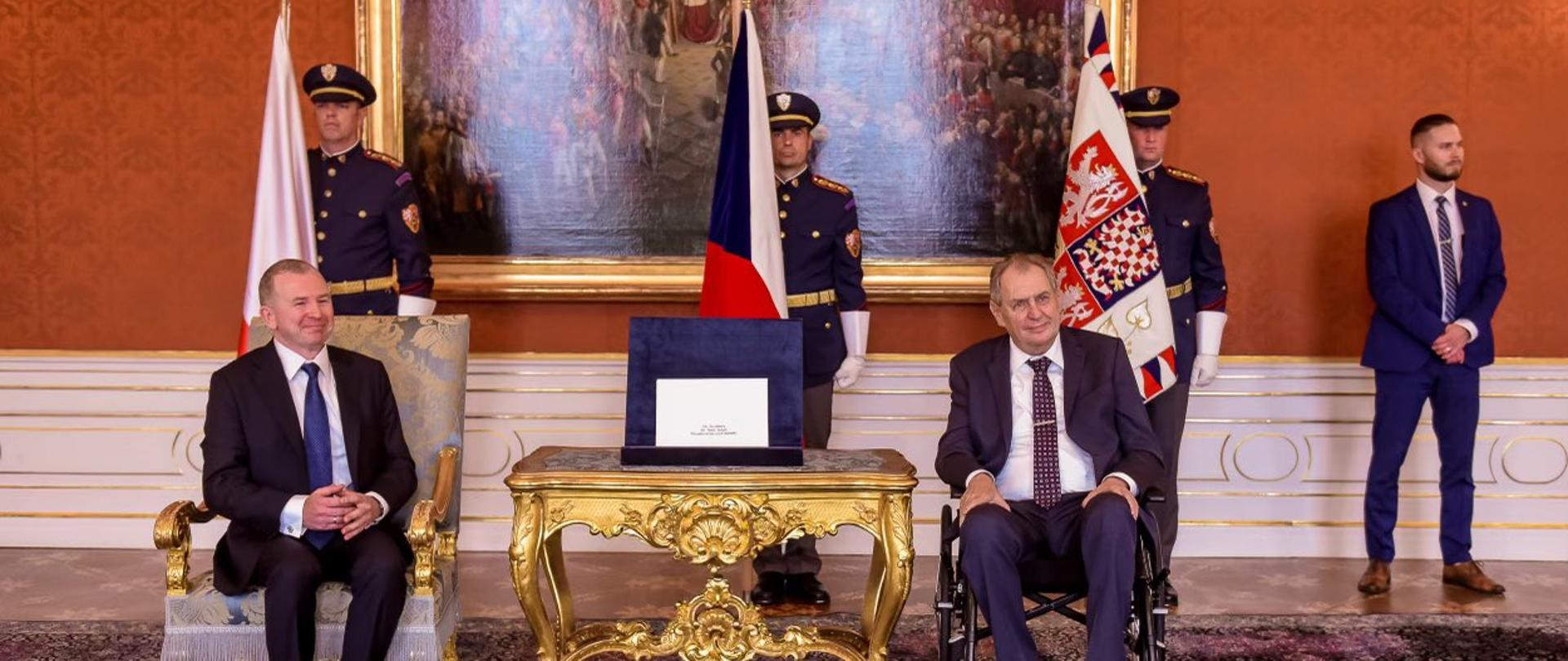 Velvyslanec Mateusz Gniazdowski předal pověřovací listiny prezidentu České republiky Miloši Zemanovi