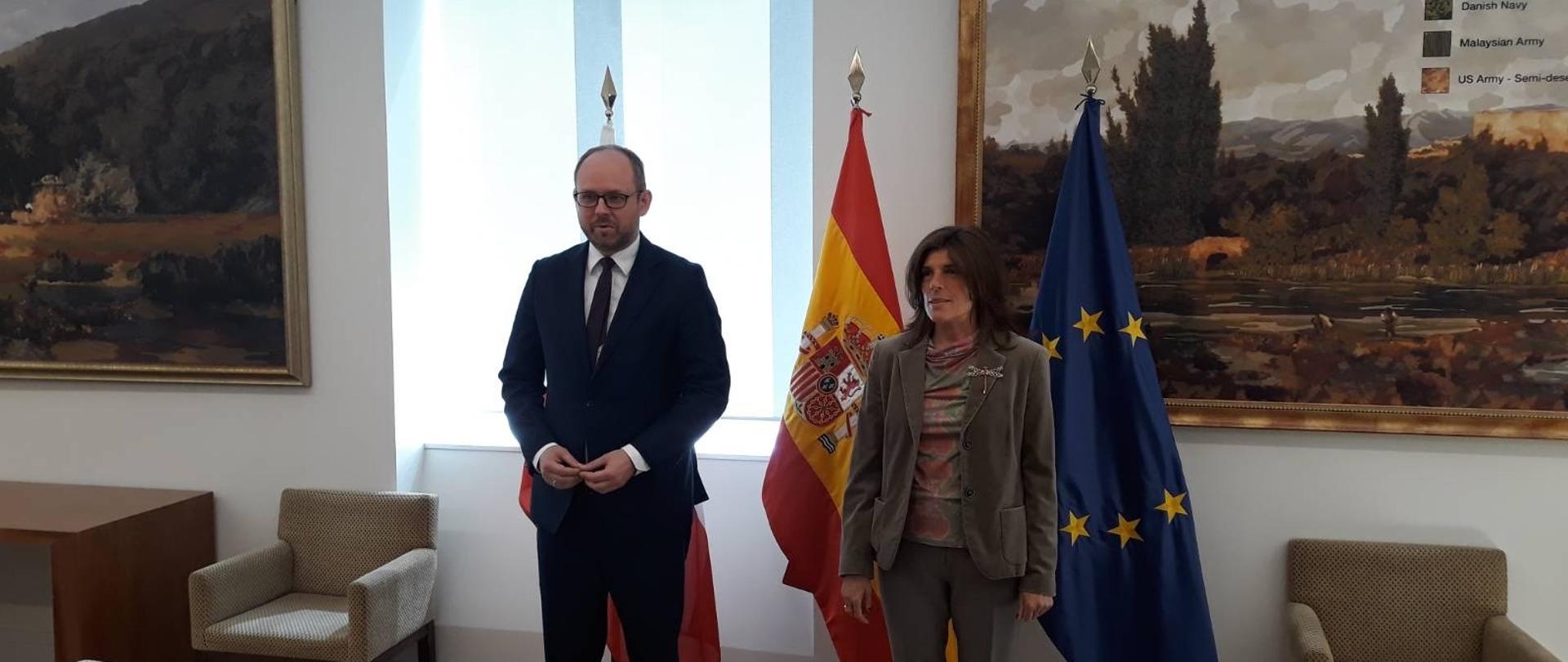 The deputy head of Polish diplomacy Marcin Przydacz and Secretary of State for Foreign and Global Affairs Angeles Moreno Bau.