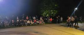 Zdjęcie przedstawia publiczność podczas koncertu z okazji Nocy Muzeów 2023 w wykonaniu uczniów i nauczycieli PSM I stopnia w Jarocinie.