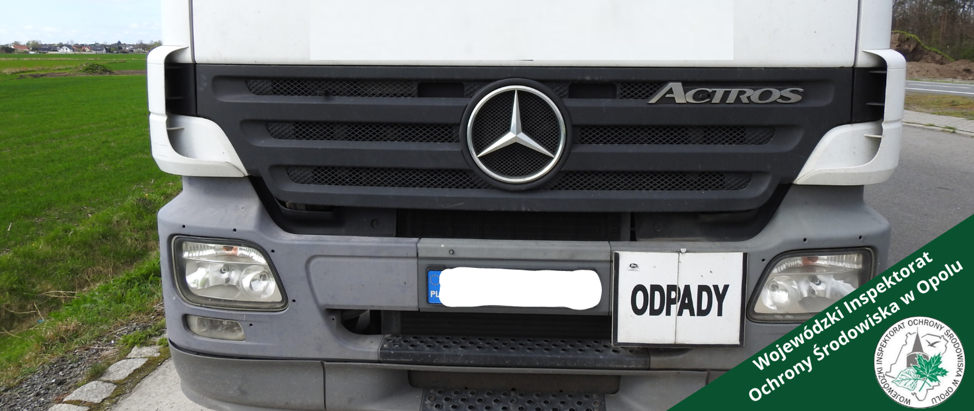 Kontrolowany samochód ciężarowy przewożący Odpady