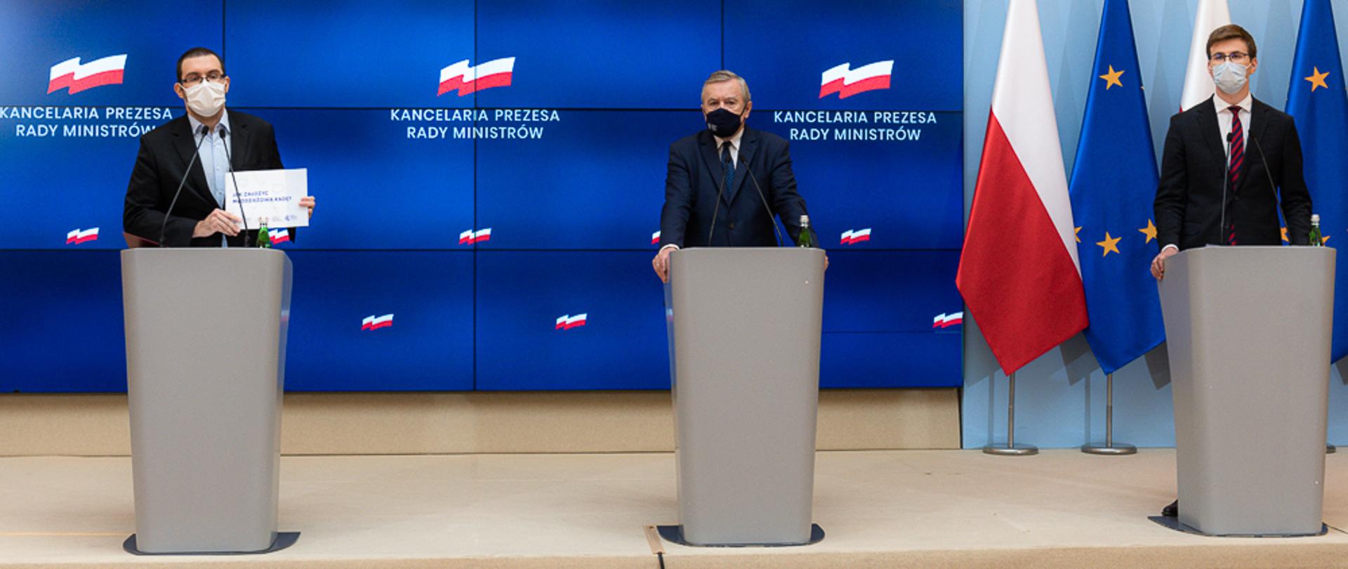 Rząd podsumowuje działania wspierające aktywność obywatelską młodzieży - Minister Piotr Mazurek, Premier Piotr Gliński