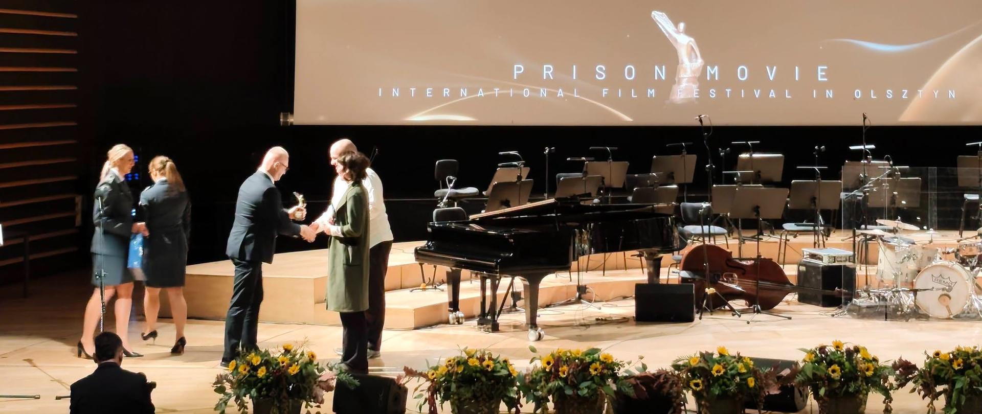 Wojewoda Król wręczył Grand Prix festiwalu Prison Movie