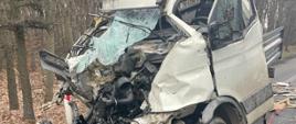 Zderzenie dwóch pojazdów osobowych marki RENAULT CAPTUR i IVECO DAILY oraz samochodu ciężarowego marki SCANIA na 238. kilometrze drogi krajowej nr 11 na wysokości miejscowości Parkowo