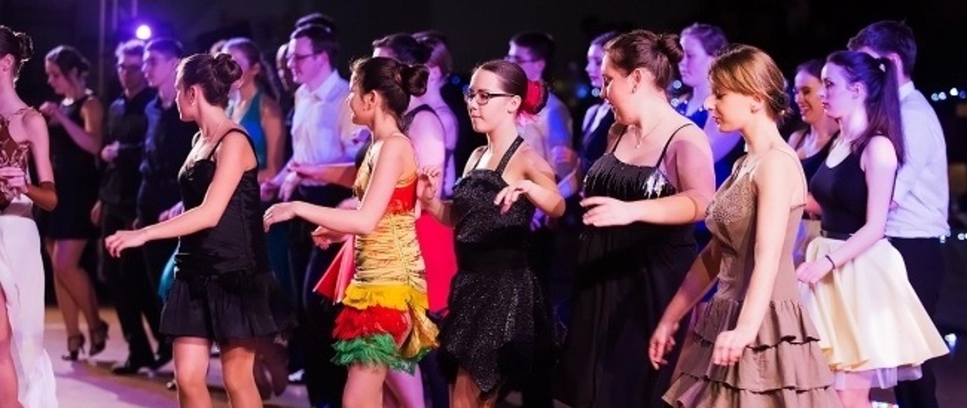 wystep_uczniow_na_rewii