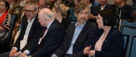 Zdjęcie przedstawia od prawej: prezes NFOŚiGW Dorota Zawadzka-Stępniak, sekretarz stanu w MKiŚ Krzysztof Bolesta, prof. Jan Nowicki, dr Jan Rączka