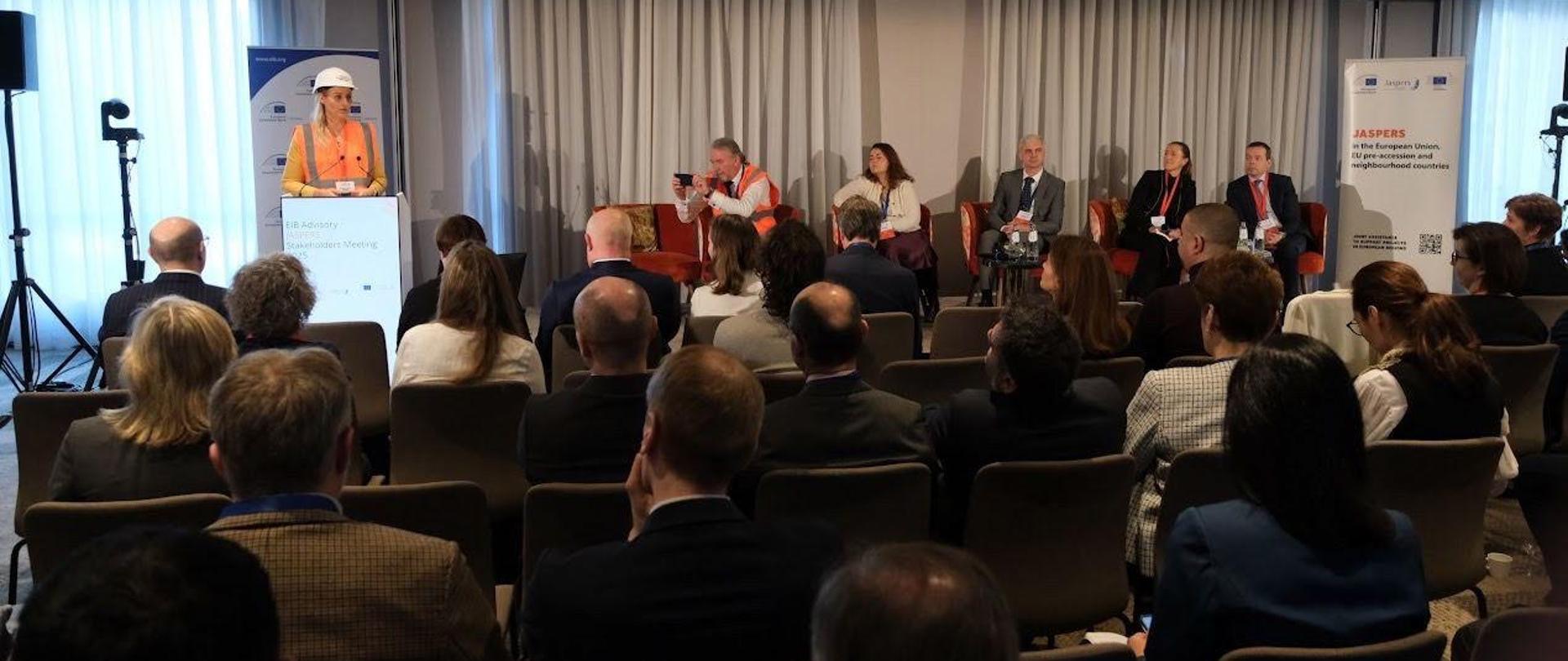 W trakcie sesji „Water Resilience” prezentację wygłosiła Marta Barszczewska-Skąpska, Dyrektor Departamentu Inwestycji i Renaturyzacji w Wodach Polskich