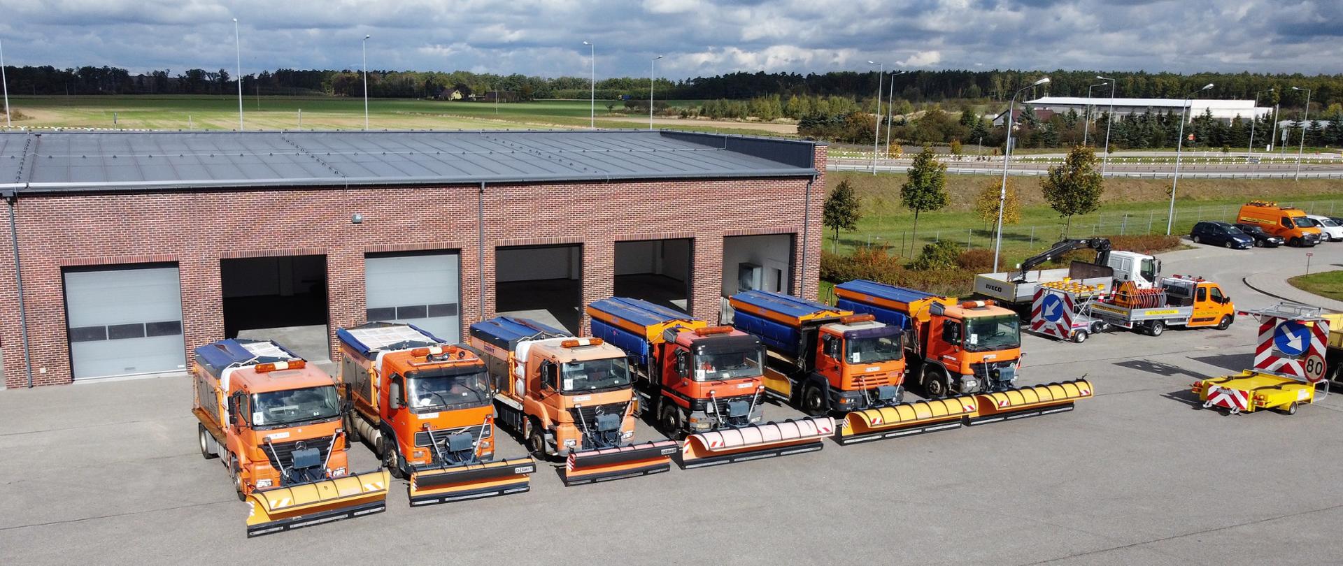 Pojazdy zimowego utrzymania w Obwodzie Utrzymania Autostrady w Pikutkowie