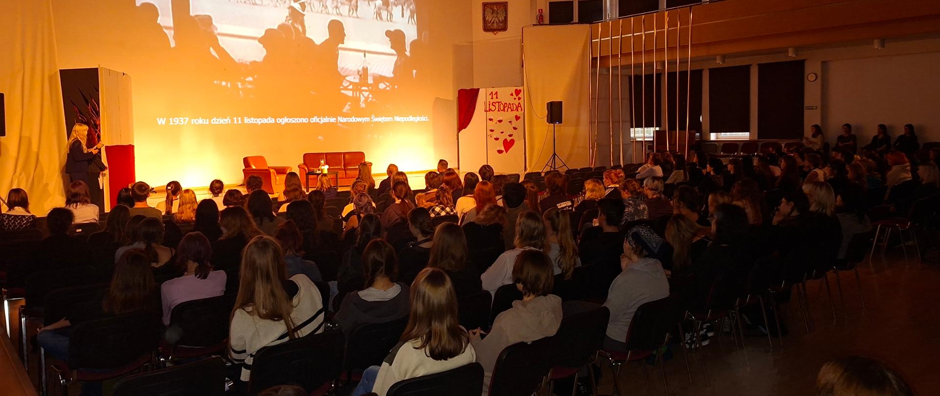 Fotografia wykonana podczas uroczystej akademii z okazji Narodowego Święta Niepodległości, która odbyła się 07.11.2025 r. 